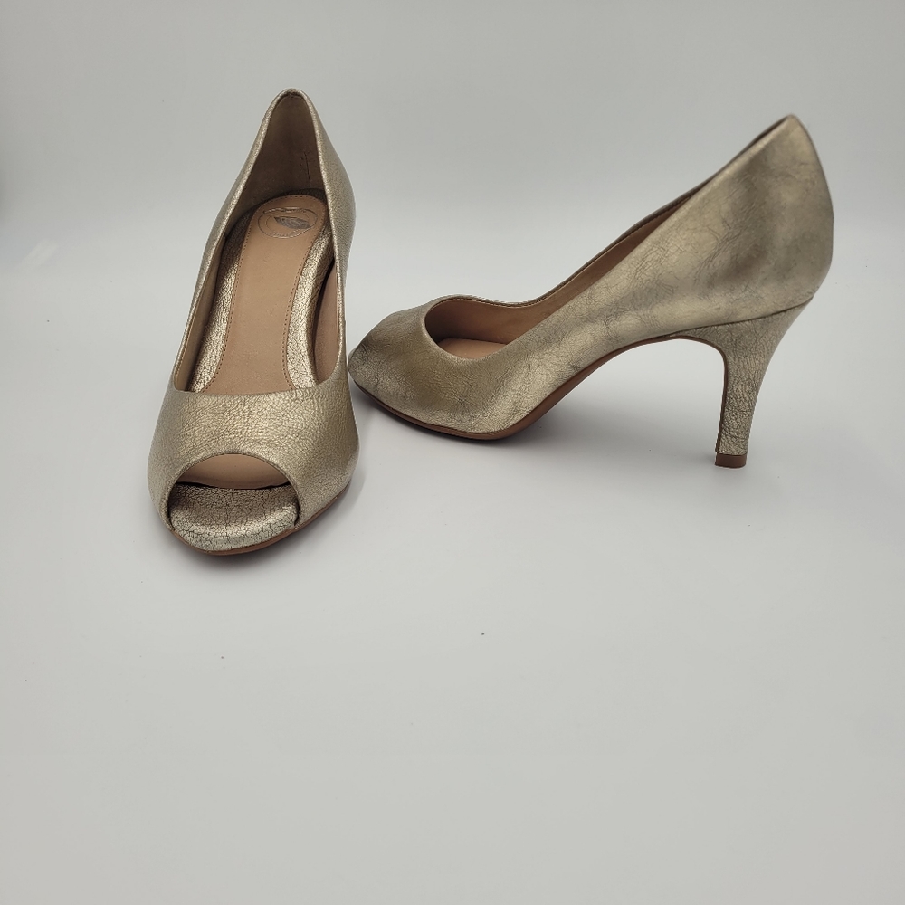 Nurture Gold Peep-toe Pumps